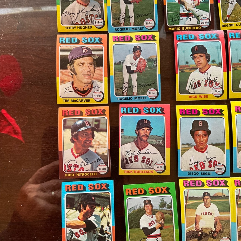 ❤️SOLD❤️1975 TOPPS MINI BOSTON RED SOX TEAM LOT 23 CARDS ERNIE BANKS LUIS TIANT - Picture 3 of 15